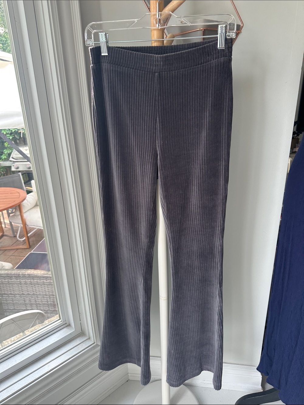 AERIE Velour Velvet Ribbed Soft Corduroy Leggings Flare Pants Gray Grey Sz Small